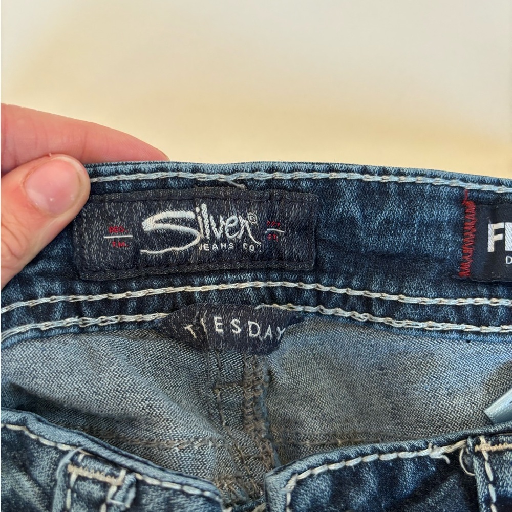 Silver Jeans - Picture 2 of 3